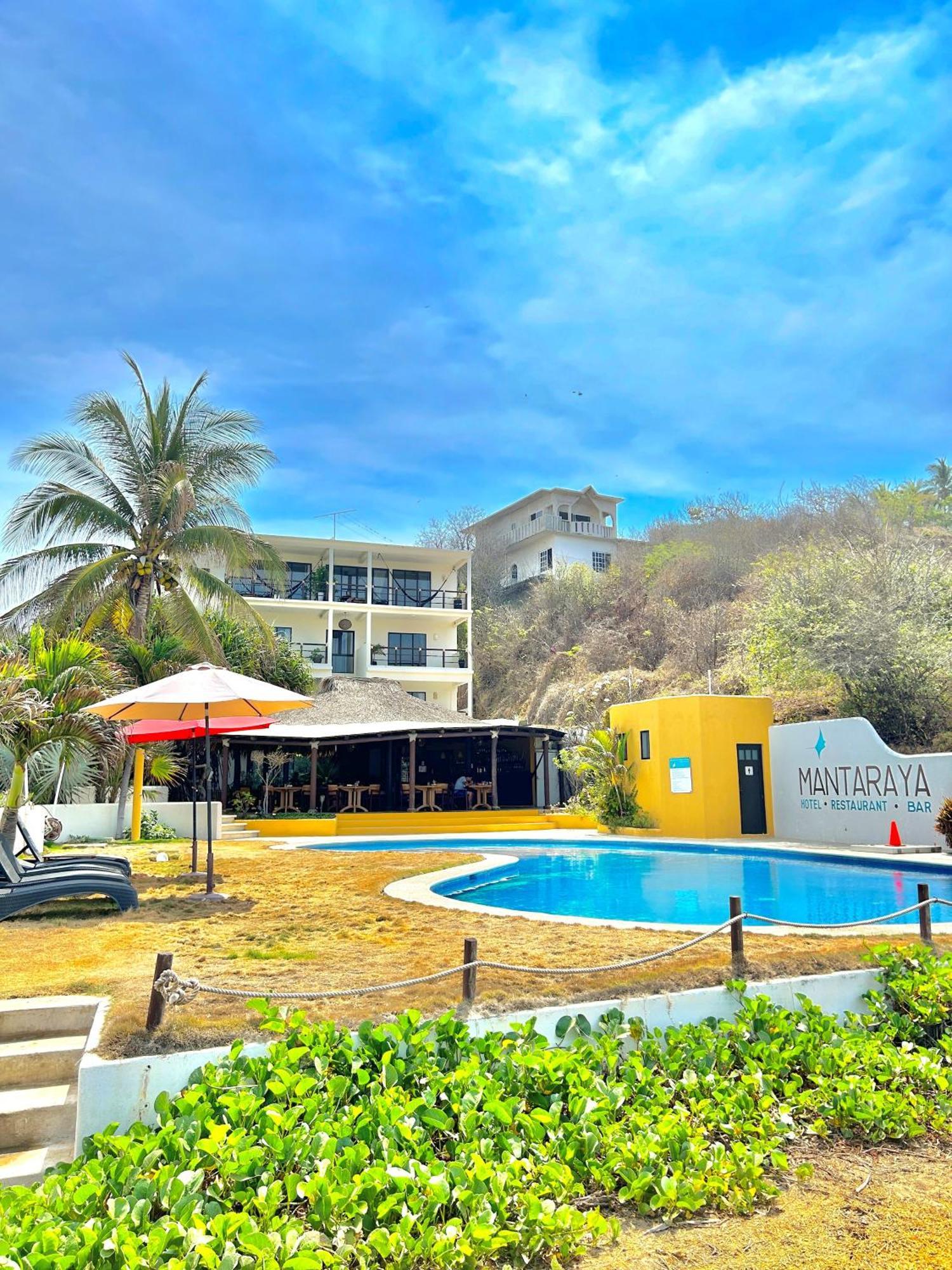 Manta Raya Hotel - Right On The Beach Cuatunalco Kültér fotó
