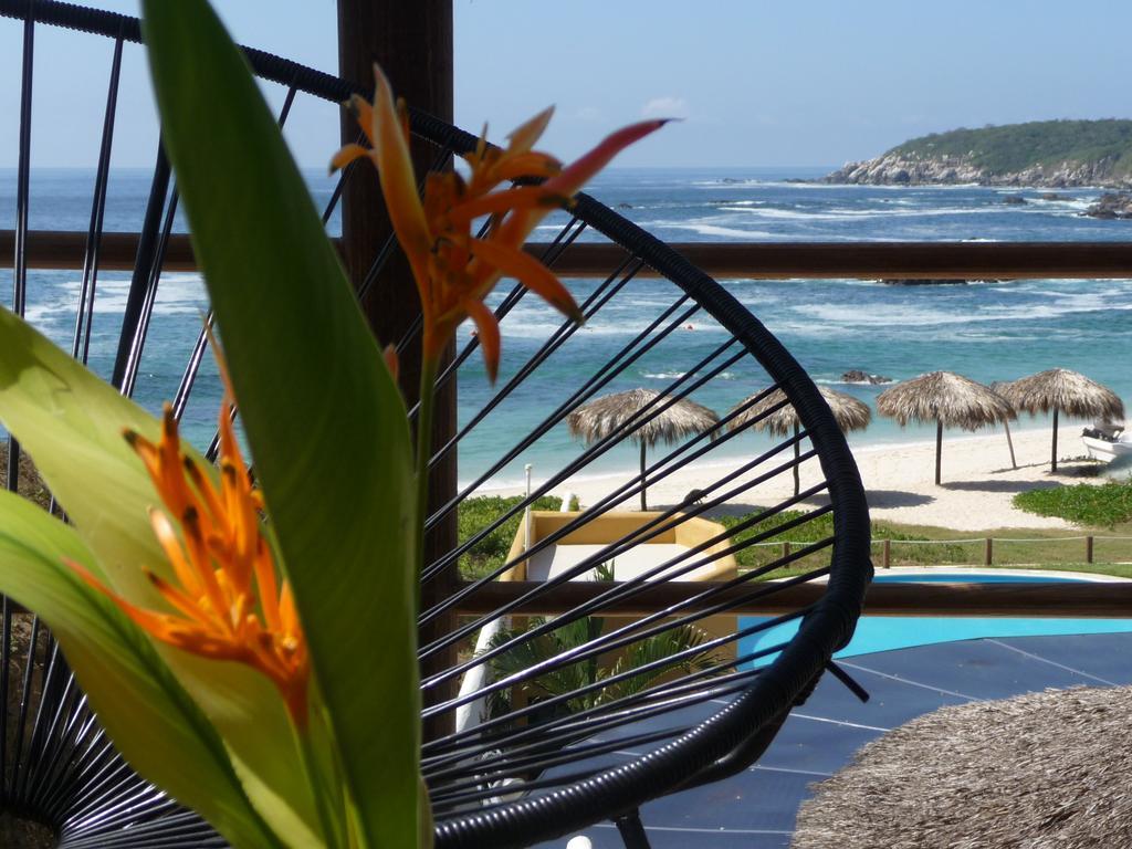 Manta Raya Hotel - Right On The Beach Cuatunalco Kültér fotó